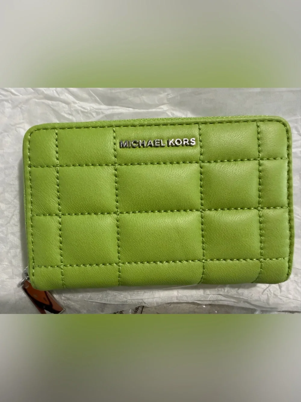 Michael Kors Lime Green Quilted Zip Card Case - Picture 1 of 5